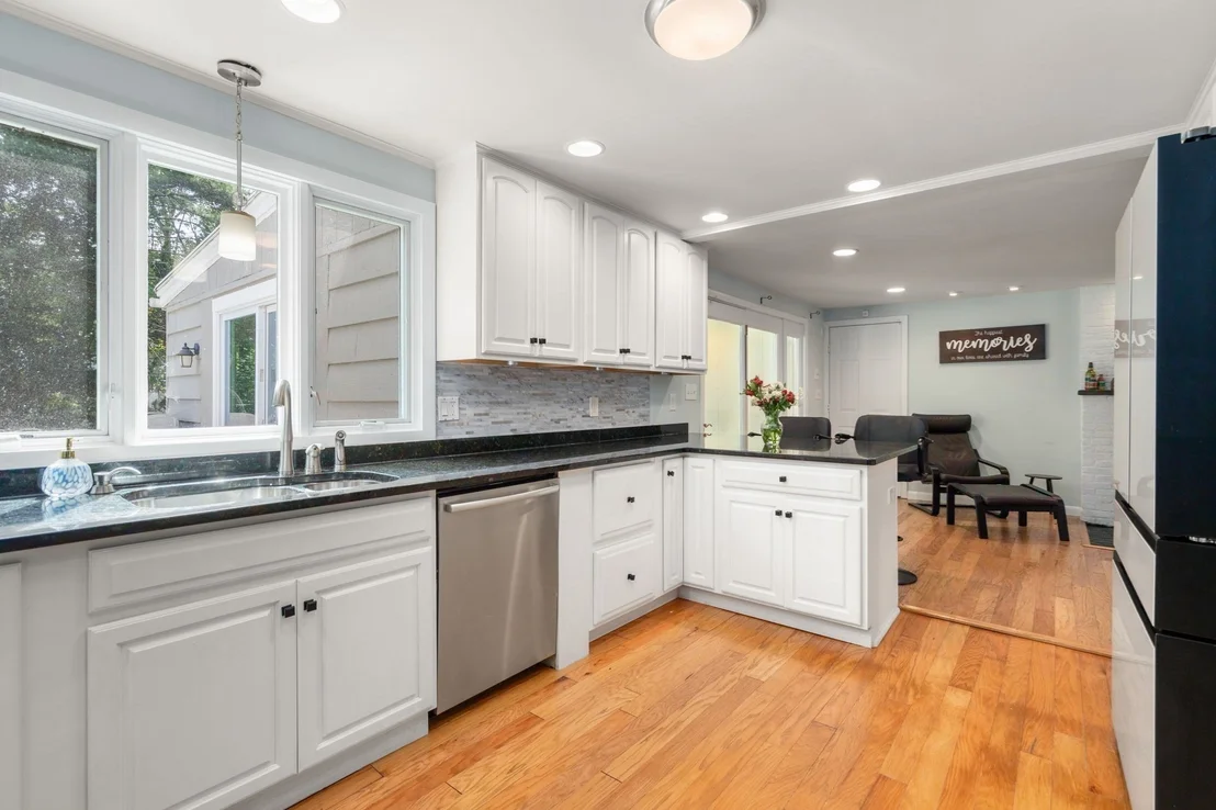 Photo of 7 Lamphere Cir