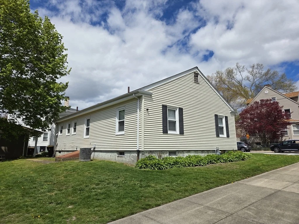 Photo of 499 Maple St