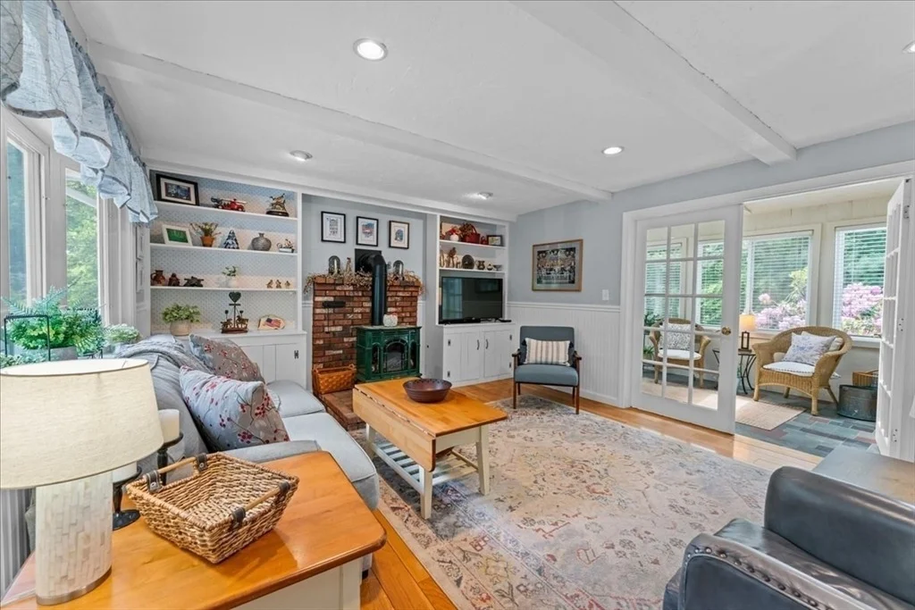 Photo of 579 Walnut St