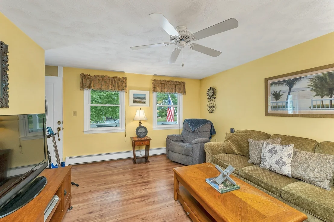 Photo of 14 Burnside Ln