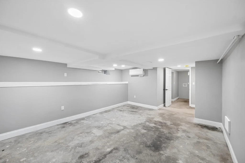 Photo of 370 Pleasant St