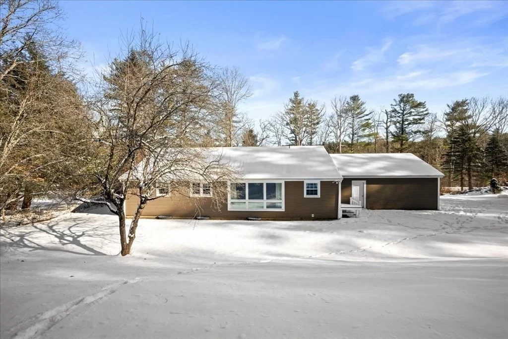 Photo of 256 Worcester Rd