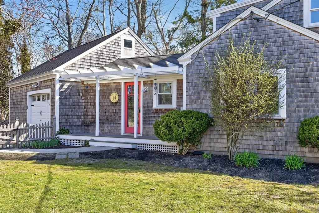 Photo of 14 Lovers Ln
