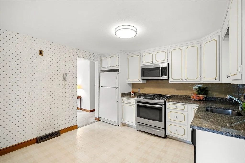 Photo of 12 Raylen Ave