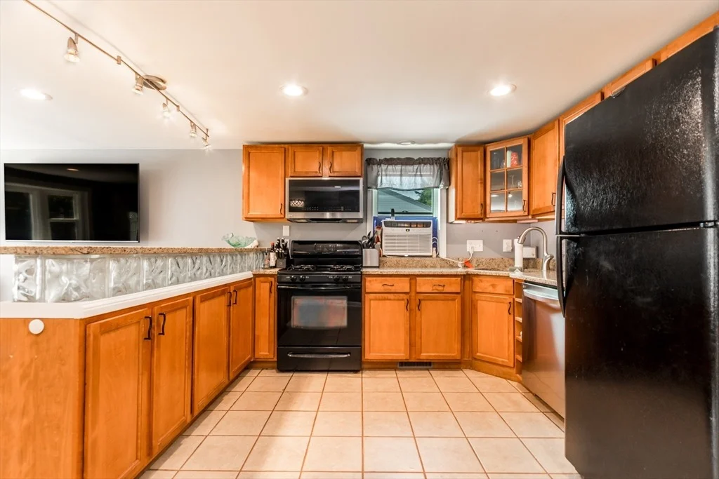 Photo of 4 Standish Ave