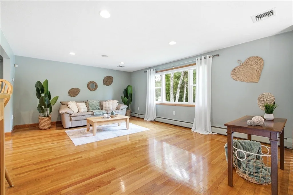 Photo of 18 Stone Dr