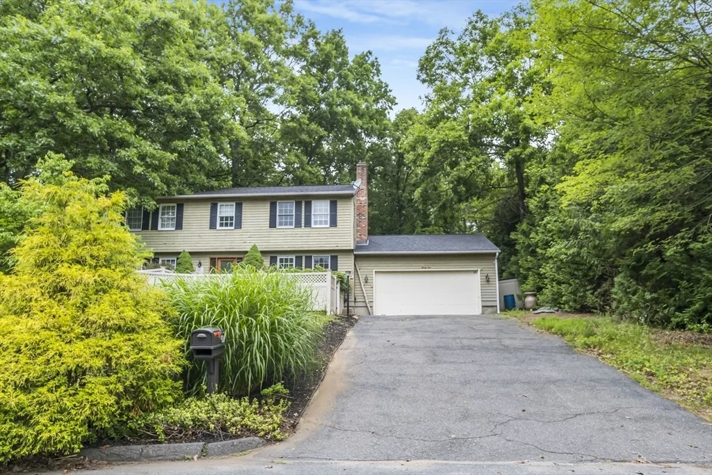 Photo of 31 Golden Dr