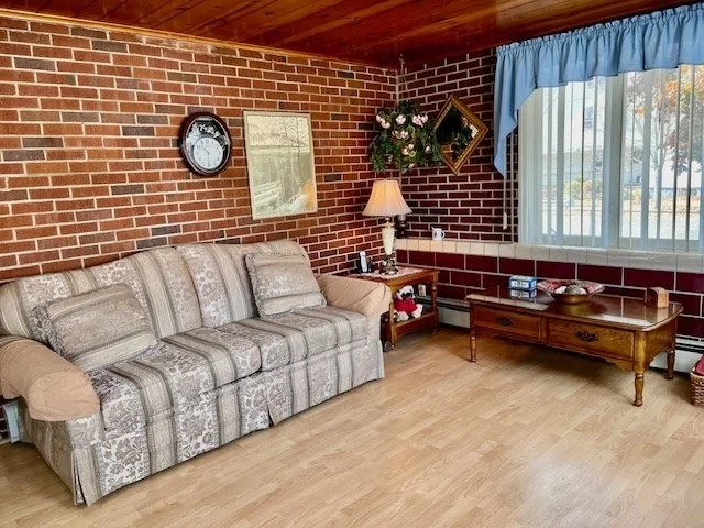 Photo of 566 Mckinstry Ave