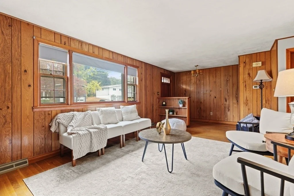 Photo of 7 Debra Ln