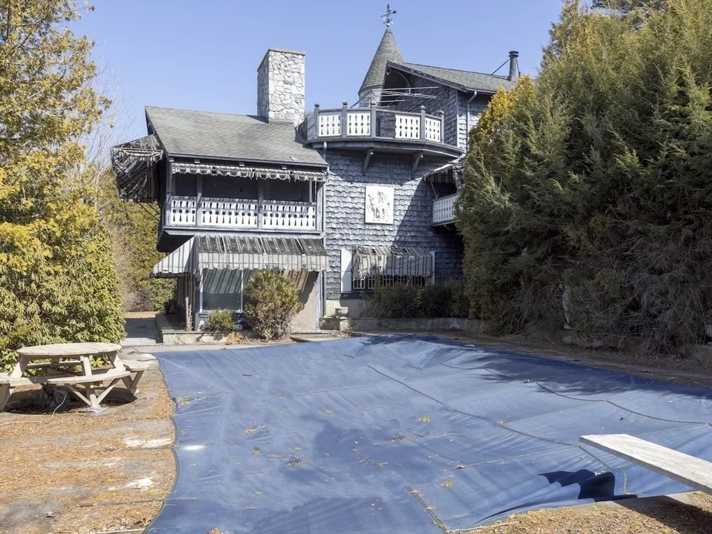 Photo of 233 Annette Ave