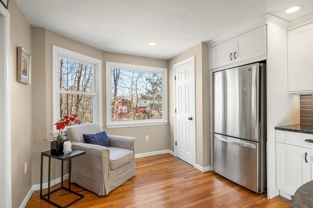 Photo of 886 Salem End Rd