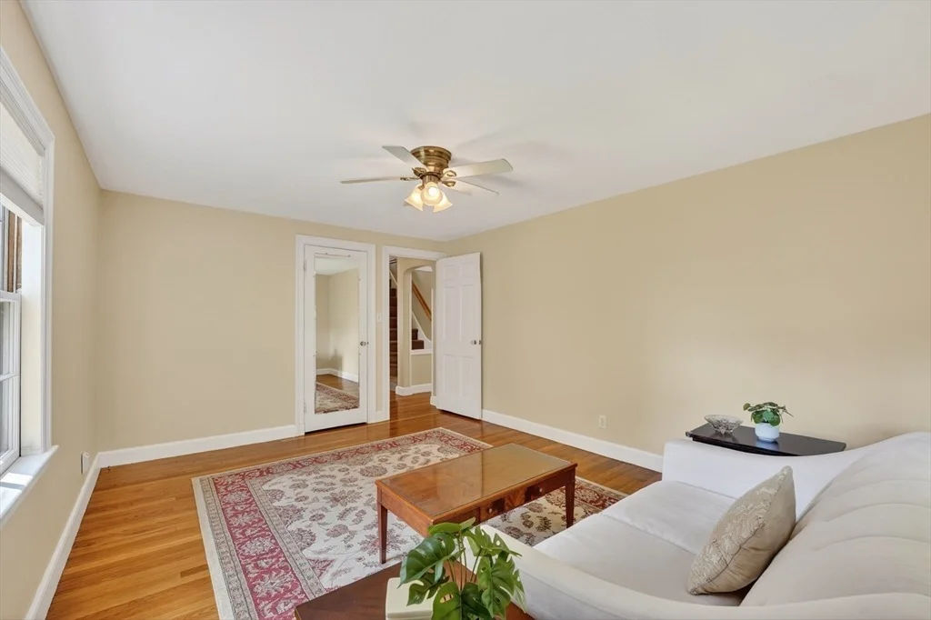 Photo of 490 Webster St
