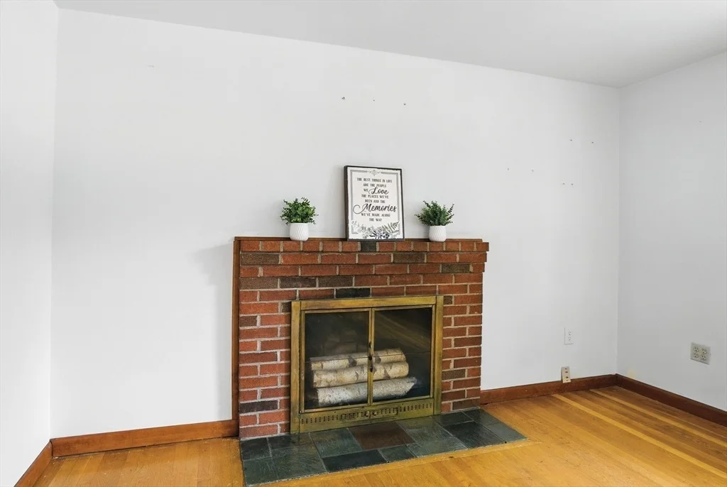 Photo of 12 Wellington Dr