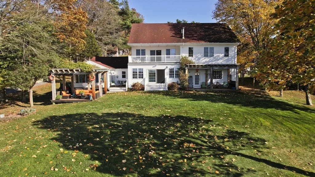 Photo of 62 Riverside Dr