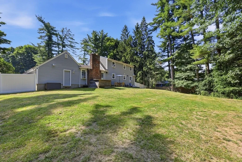 Photo of 175 Pontoosic Rd