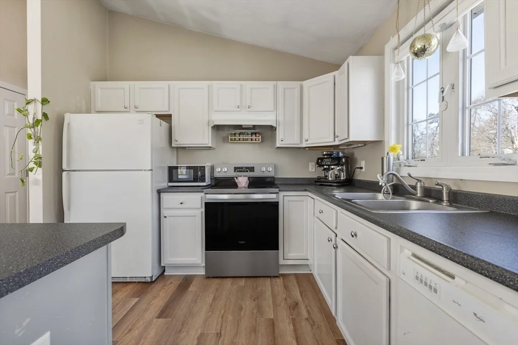 Photo of 18 Forestview Dr
