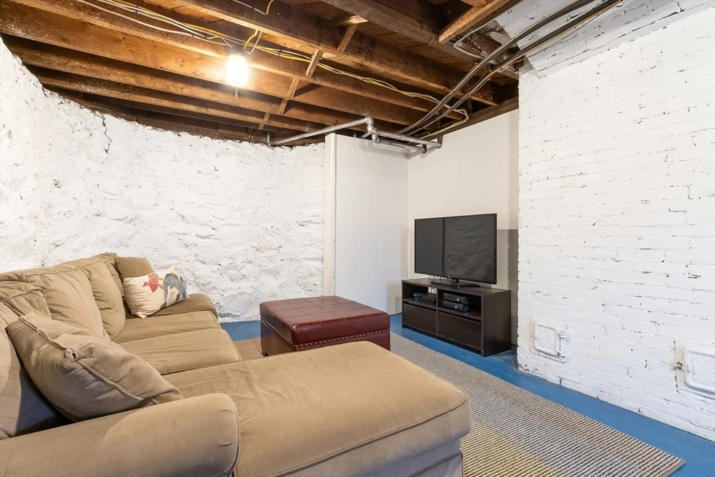 Photo of 25 Bradford St