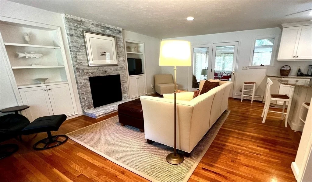 Photo of 263 Oxford Dr