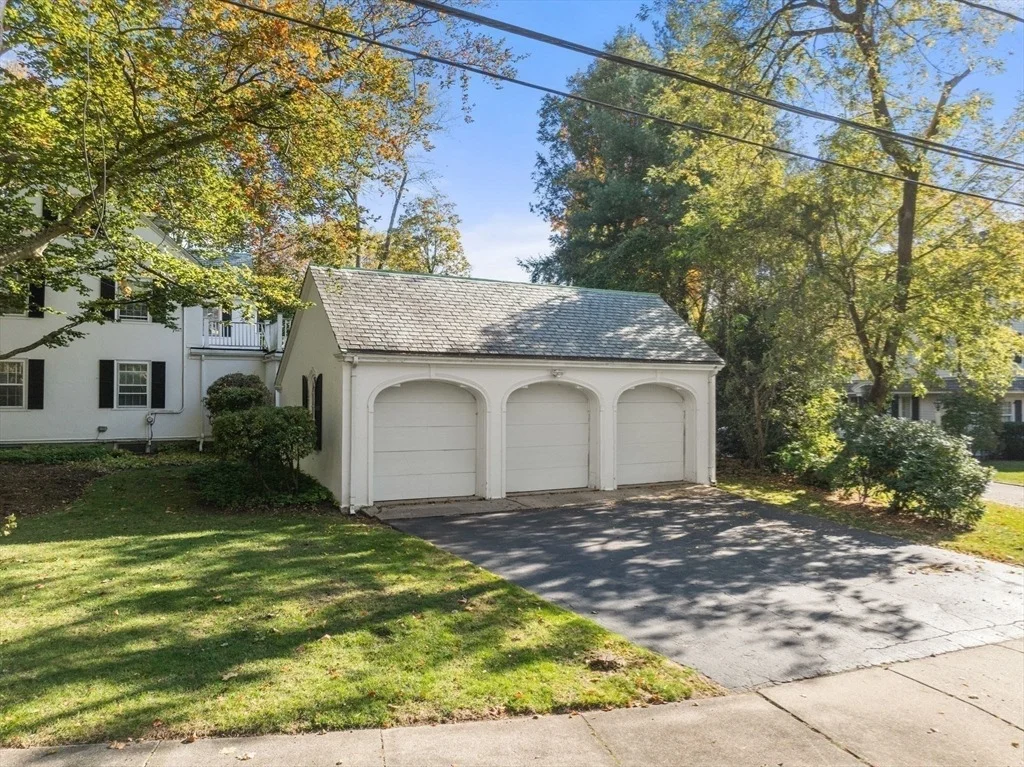 Photo of 138 Waban Avenue