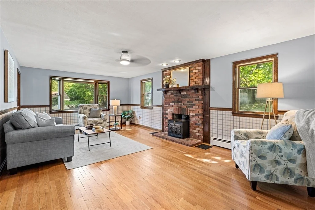 Photo of 89 W Meadow Rd