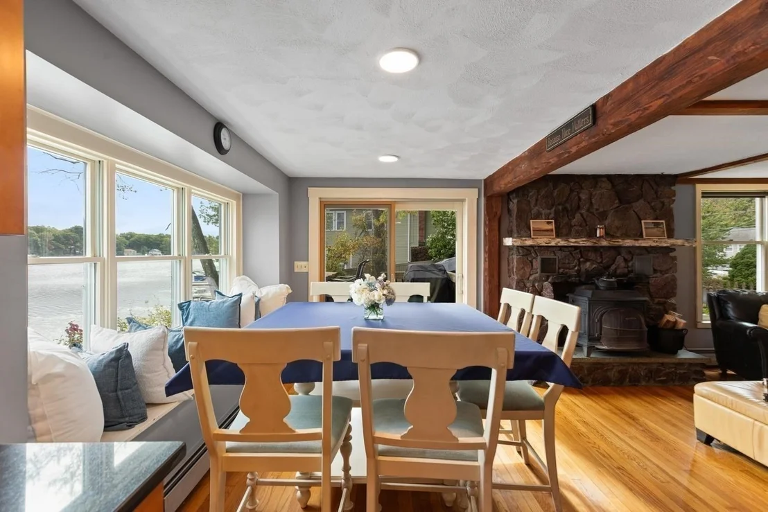 Photo of 35 Lakeside Blvd