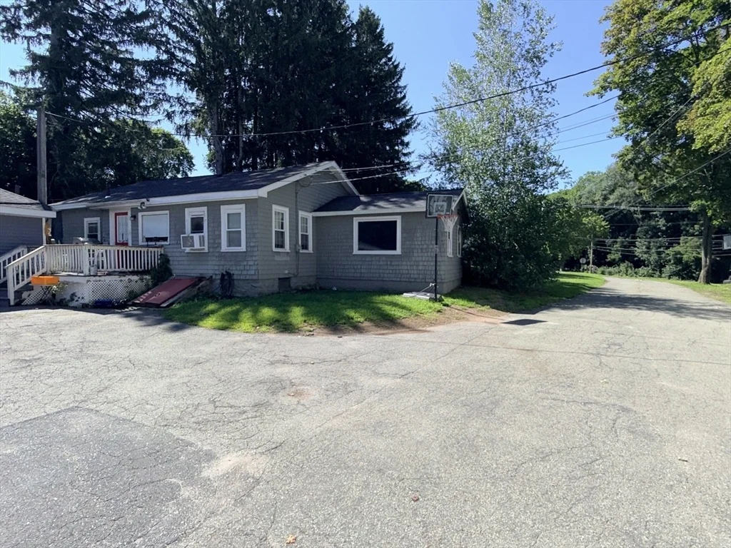 Photo of 110 River St