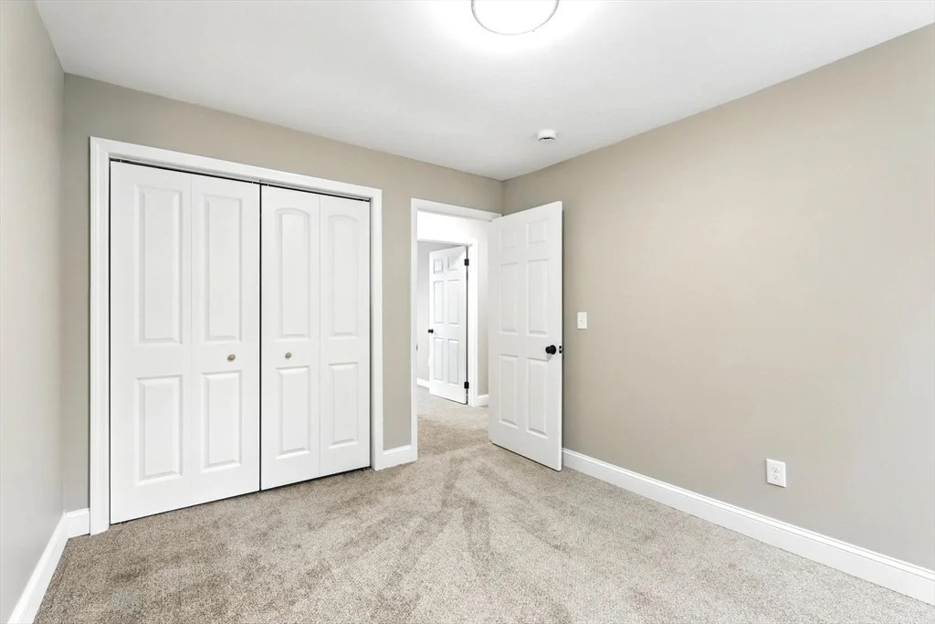 Photo of 2 1/2 James St