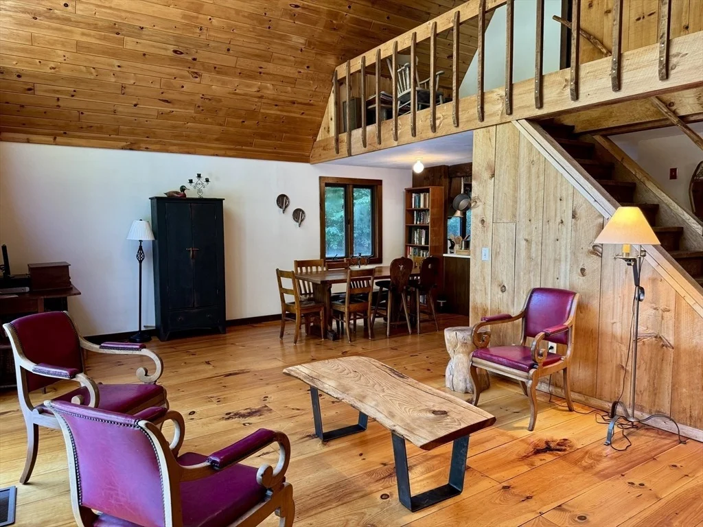 Photo of 80 River Road