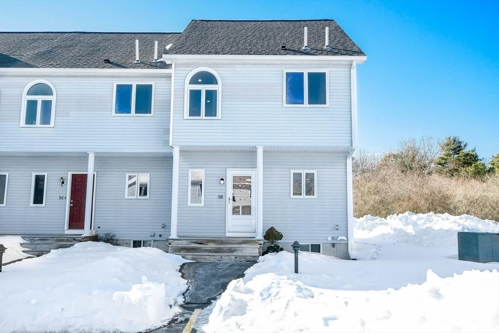 Photo of Unit 5D at 2743 Cranberry Highway