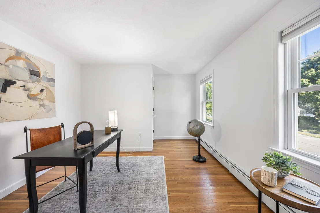 Photo of 8 Lantern Ln