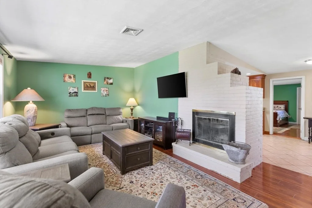 Photo of 52 Coolidge Rd