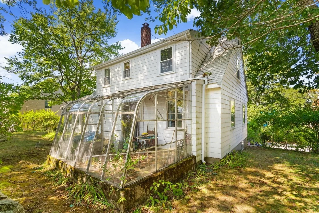 Photo of 40 Valentine Rd