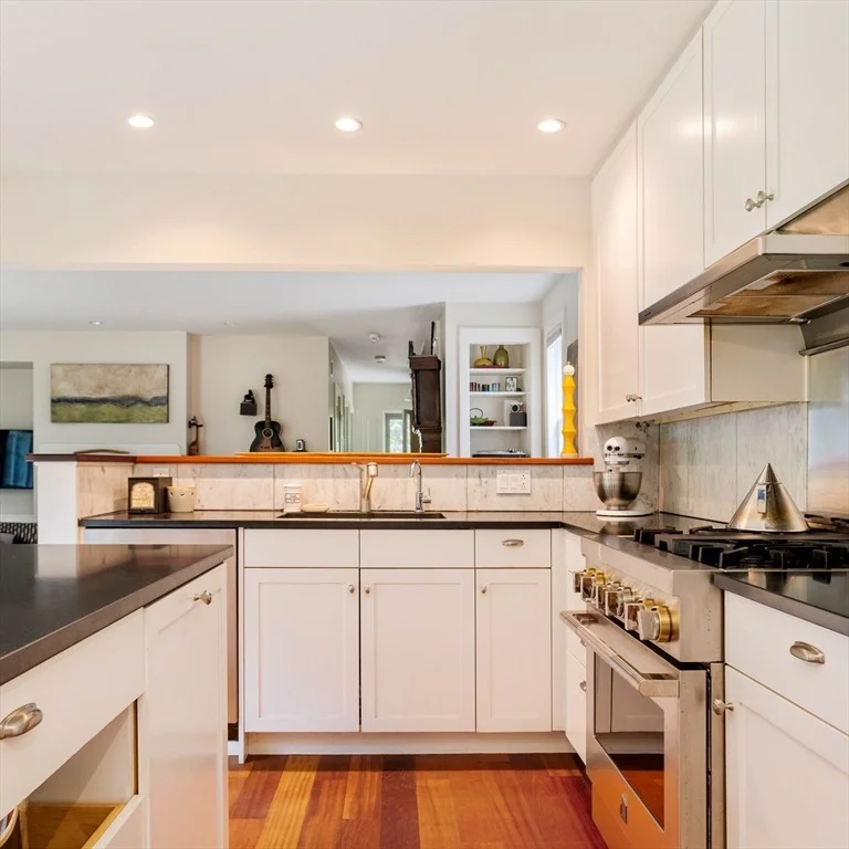 Photo of 2 Maple Pl