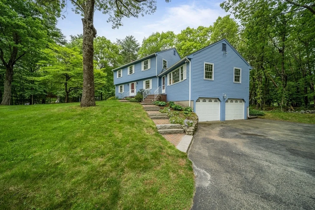 Photo of 8 Lillian Dr