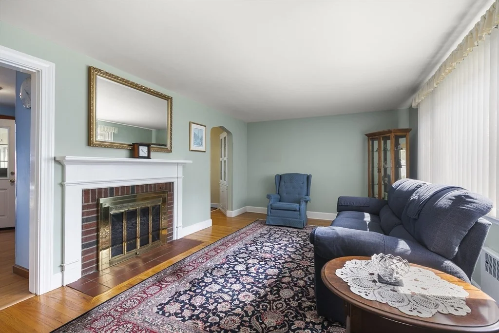 Photo of 43 Longmeadow Road