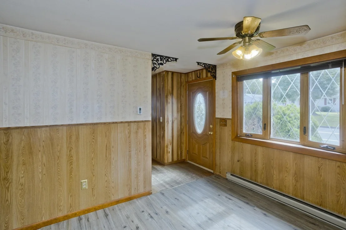 Photo of 956 Granby Rd