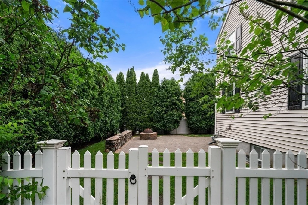 Photo of 155 Oak Street