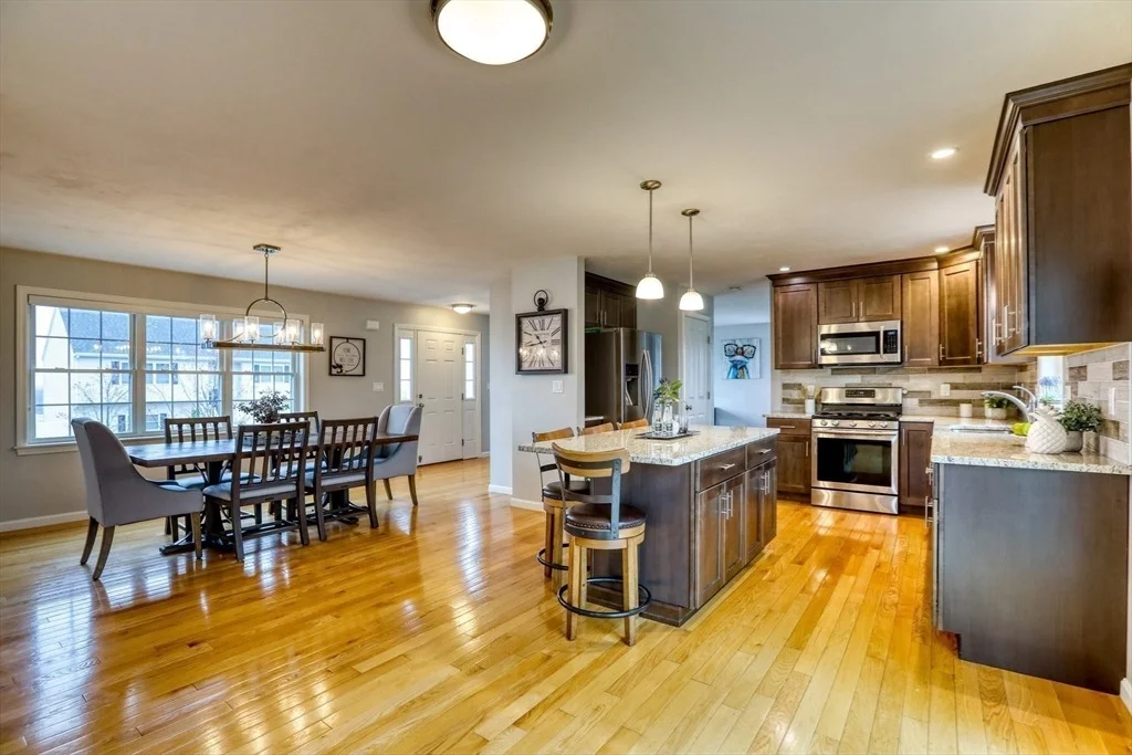 Photo of 44 Gedney Dr