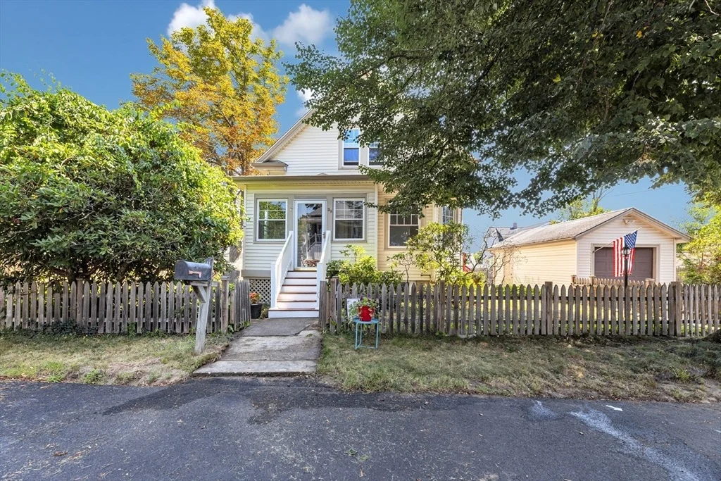 Photo of 39 Arbor Lane