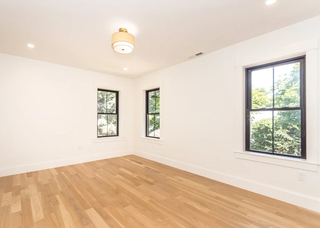 Photo of 38 Hillcroft Road