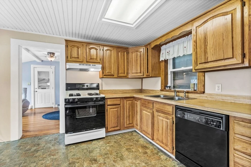 Photo of 27 West Blvd