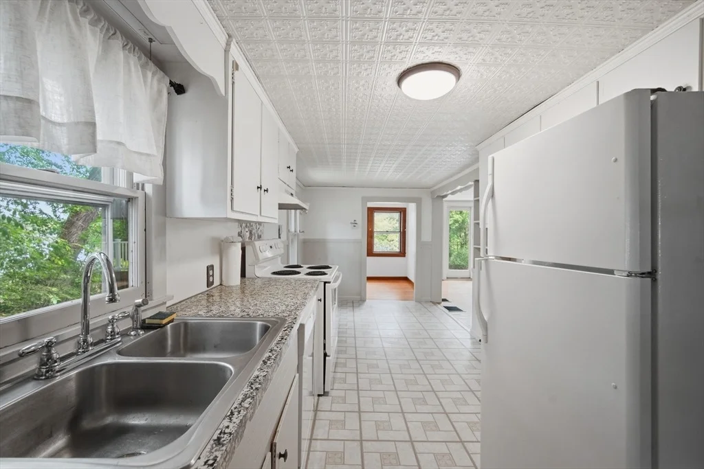 Photo of 28 Lake Dr
