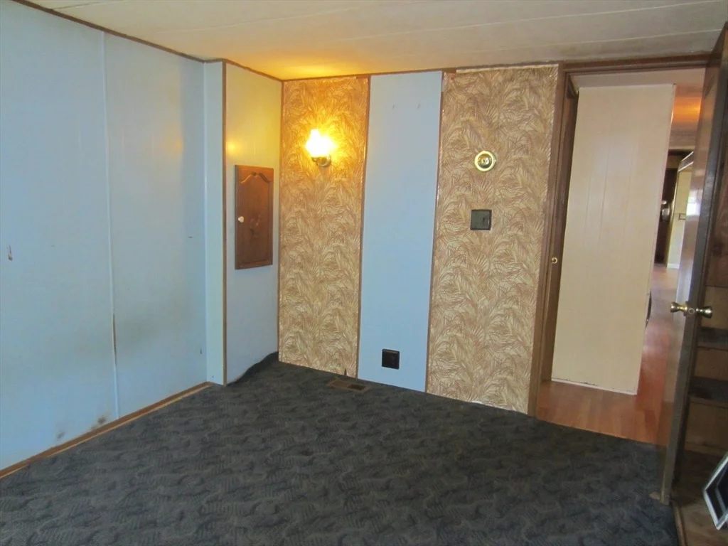 Photo of 8 Kristen Ln