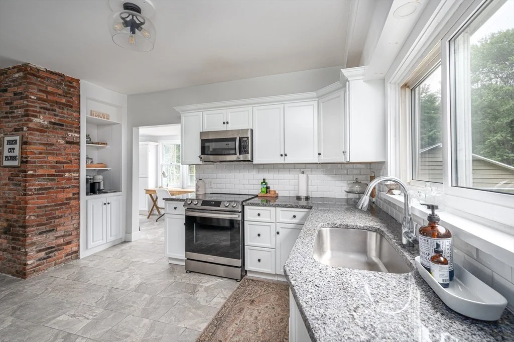 Photo of 98 Morse Ave