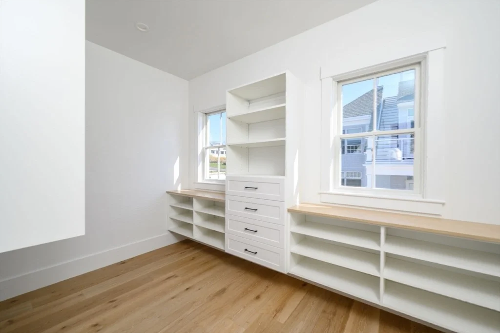 Photo of 15 Glover Ave