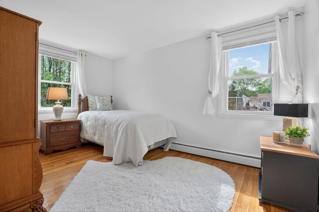 Photo of 46 Grapevine Ave