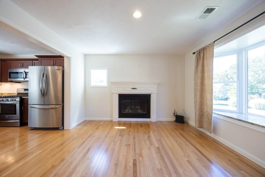 Photo of 11 Willow Brook Ln