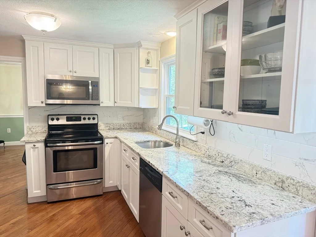 Photo of 6 Larson Rd