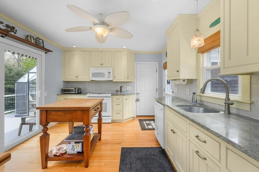 Photo of 24 Acorn Dr