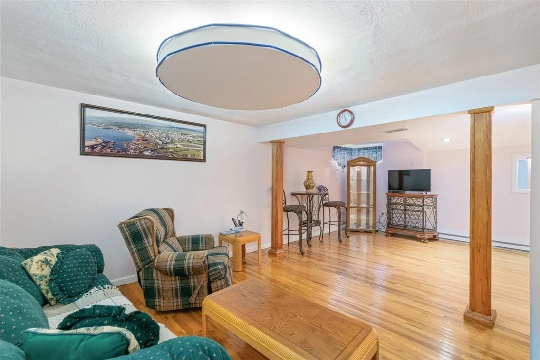 Photo of 8 Hunter Ave